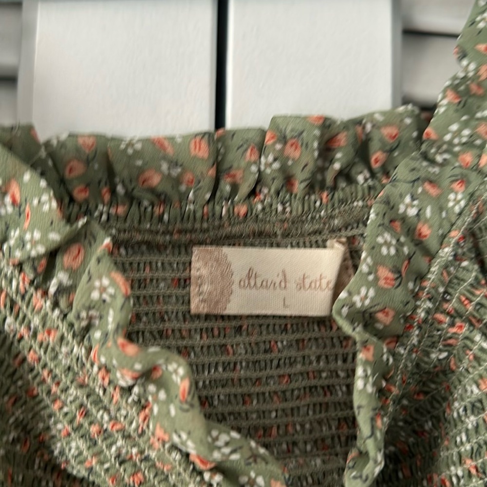 Cropped Blouse - Picture 2 of 4